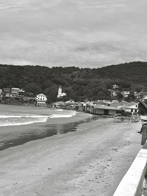 Margem de praia e horizonte
